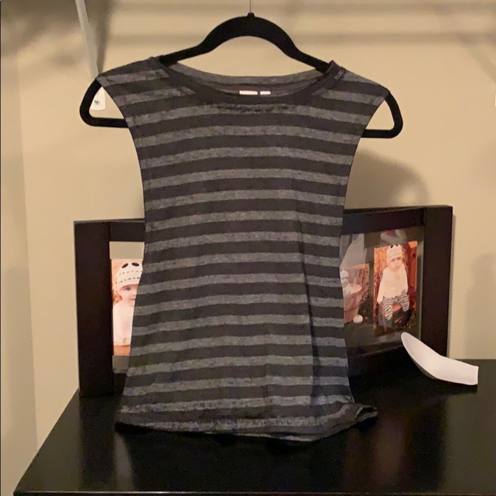 Muscle tee